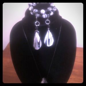 Earrings and necklace set